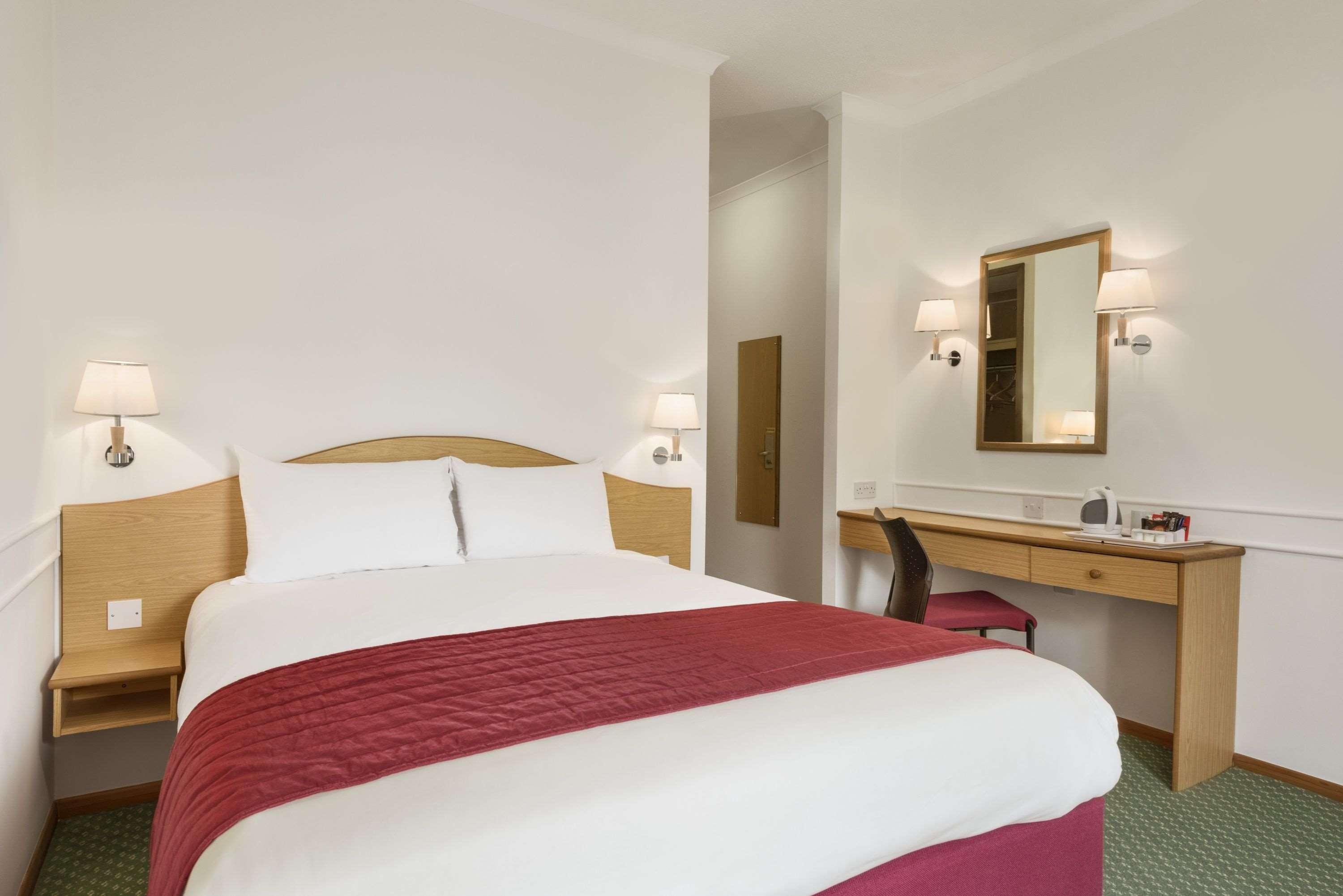 Days Inn By Wyndham Donington Castle Donington Bagian luar foto