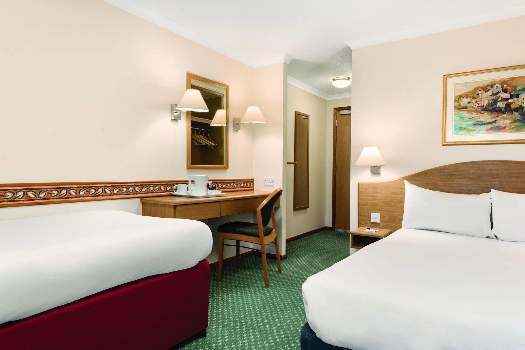 Days Inn By Wyndham Donington Castle Donington Bagian luar foto